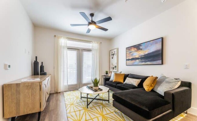 Building Photo - 2 bedroom in Dallas TX 75235