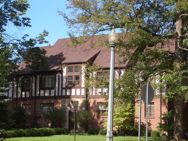 Foto del edificio - Apartments on the Square in Mariemont