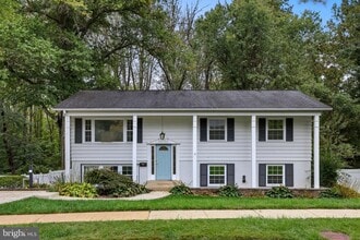 Building Photo - 5023 King Richard Dr