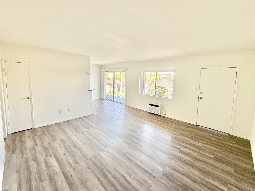 Primary Photo - 111 N Lincoln Ave
