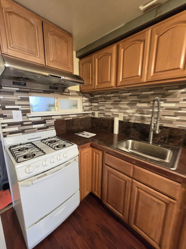 Foto del edificio - 706 Athens St