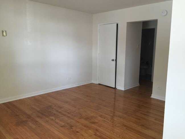 One Bedroom/ Hardwood floor - Highland Manor Apartments