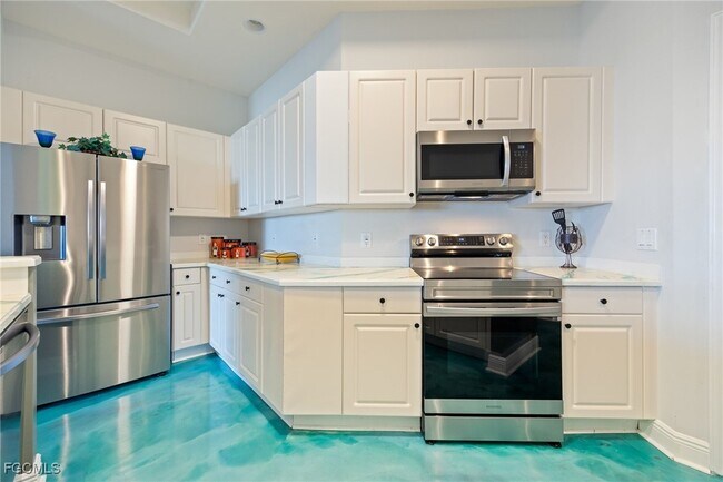 Foto del edificio - 2743 First St