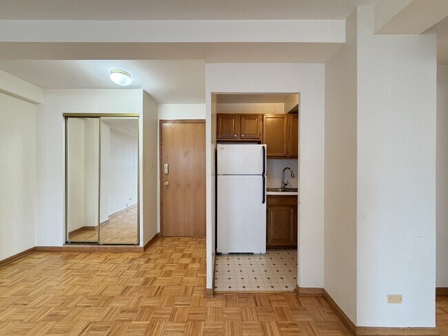 Foto del edificio - 4180 N Marine Dr