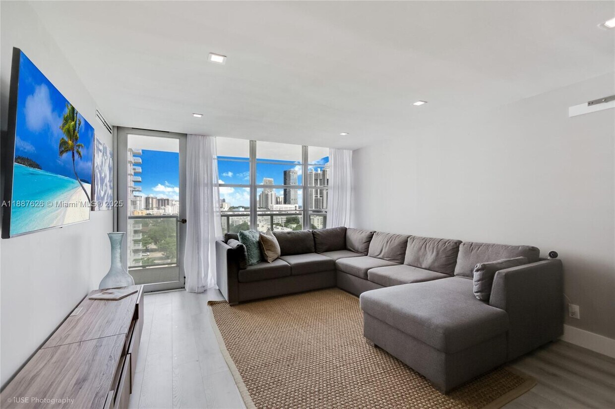 Foto principal - 230 174th St