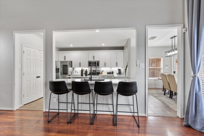 Foto del edificio - 4318 Raintree Ct