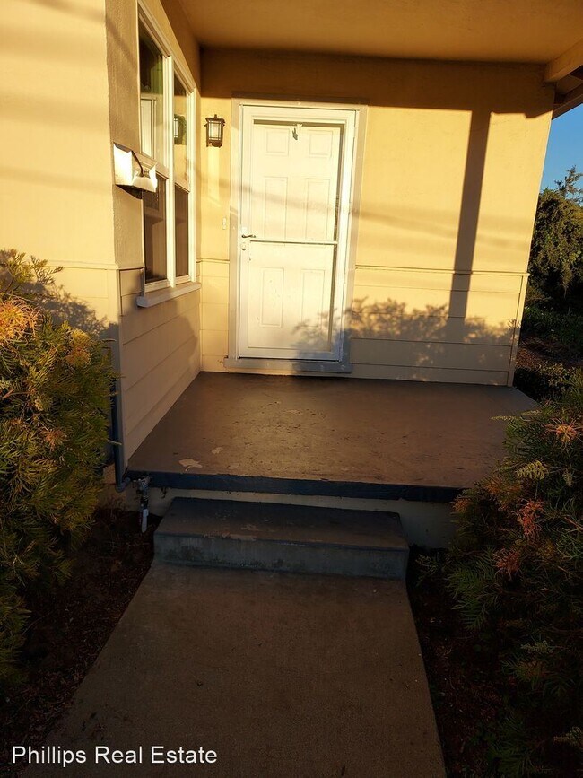 Building Photo - 3 br, 1 bath House - 831 Avalon Place