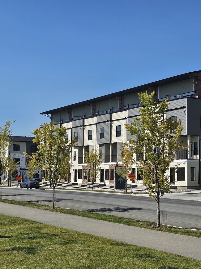 Building Photo - 156 Park St