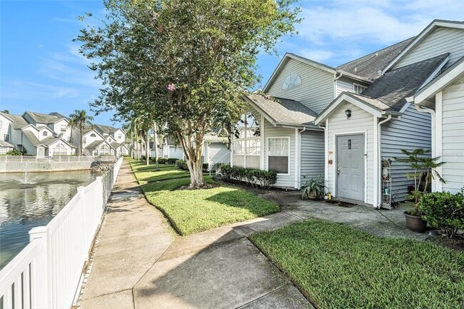 Building Photo - 12145 Armenia Gables Cir