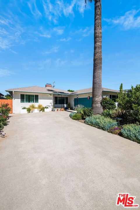 Building Photo - 5651 Mammoth Ave