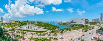 Building Photo - 900 Biscayne Blvd