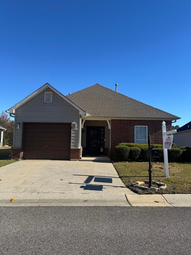 Foto principal - 1017 Fairbank Ln