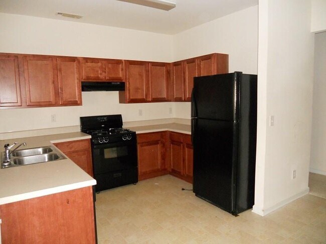 Building Photo - 3980 Isaac Ct