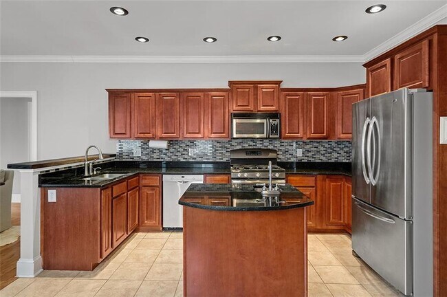 Foto del edificio - 372 Clifford Ave NE