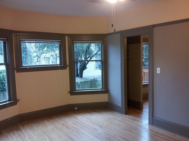 Sala de estar - 2222 NW Irving St