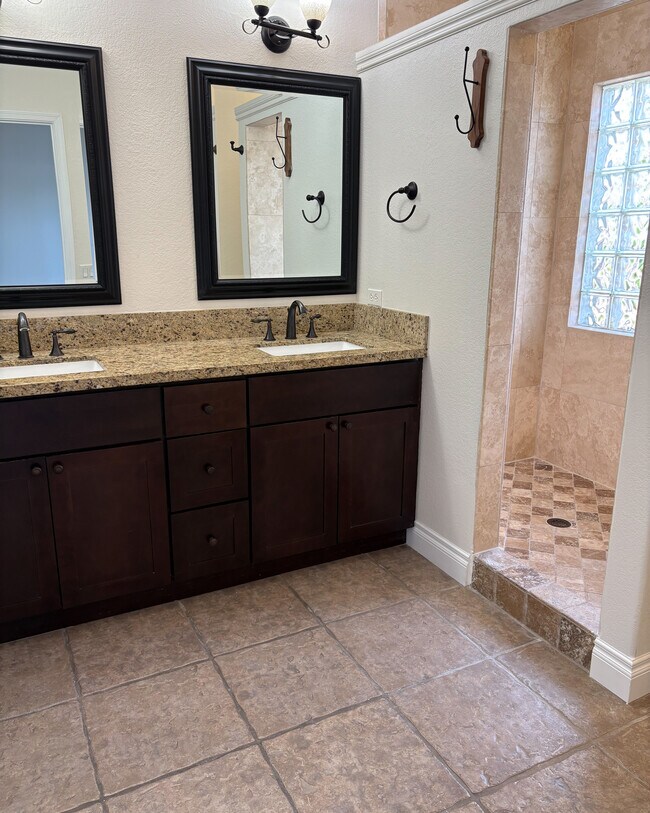 Foto del edificio - 7260 E Softwind Dr