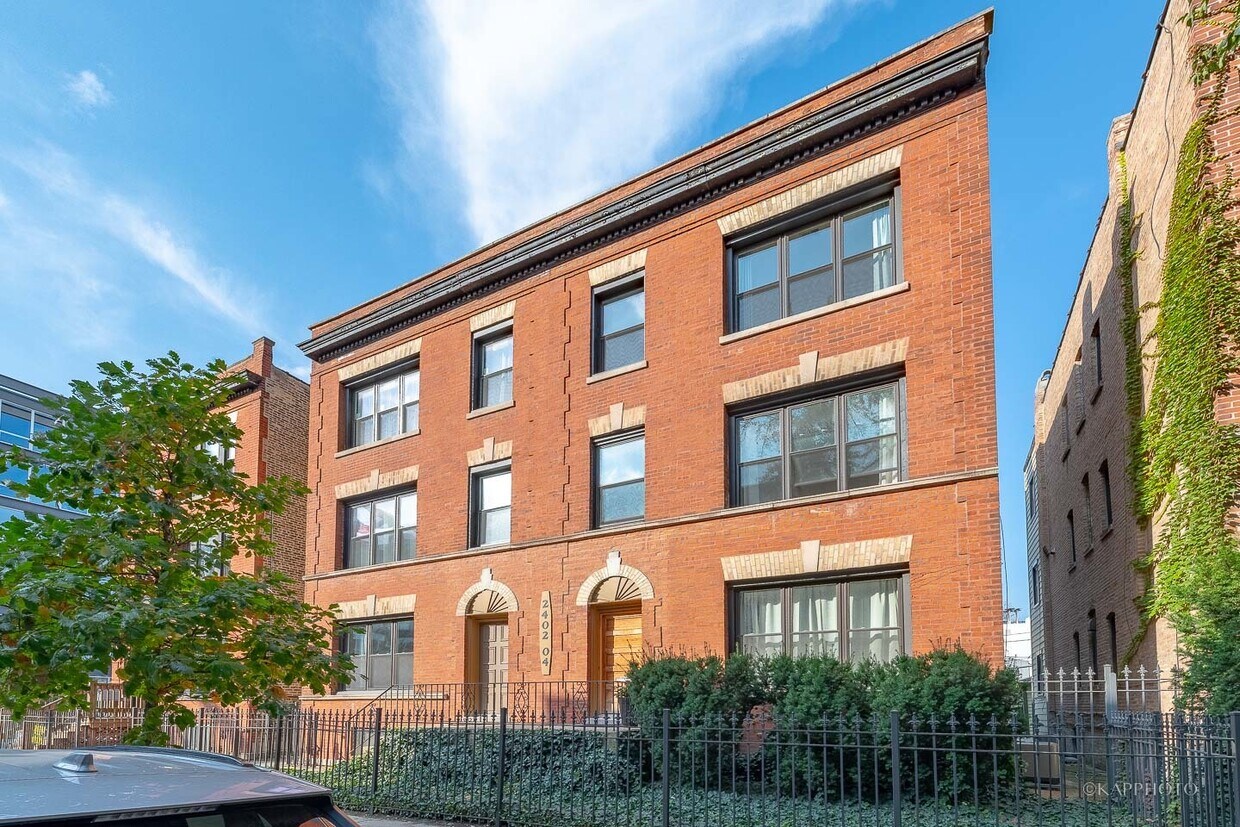 Primary Photo - 2404 N Surrey Ct