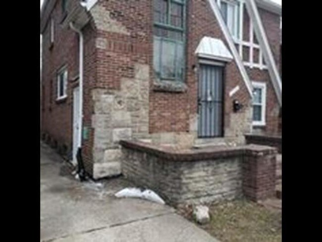 Building Photo - 16546 Wisconsin St