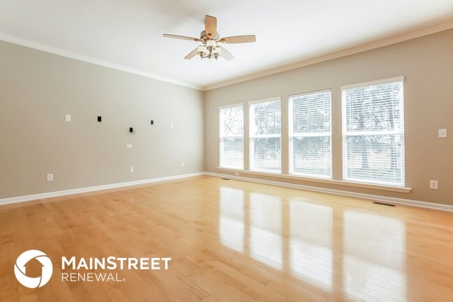 Foto del edificio - 422 Laurel Hills Dr