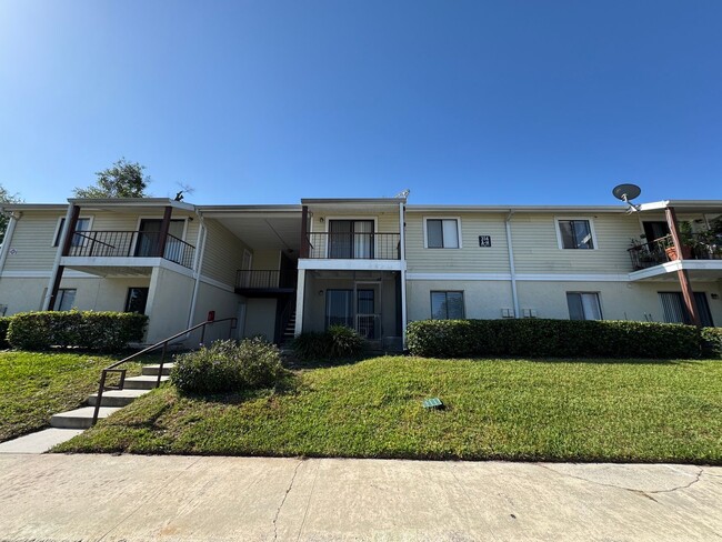 Building Photo - FIRST FLOOR 1 Bedroom 1 Bath Condo in Alta...