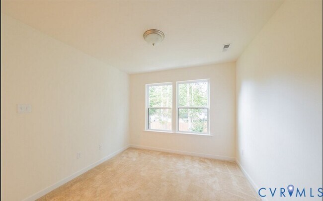 Foto del edificio - 12201 Dutch Elm Cir
