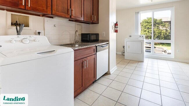 Foto del edificio - 6220 Springhill Dr