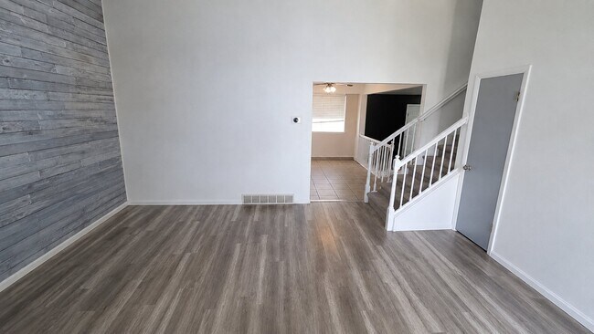 Foto del edificio - 2930 Dunsmoore Way
