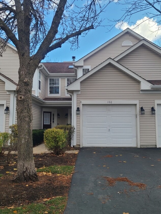 Primary Photo - 100 Harvest Gate Rd