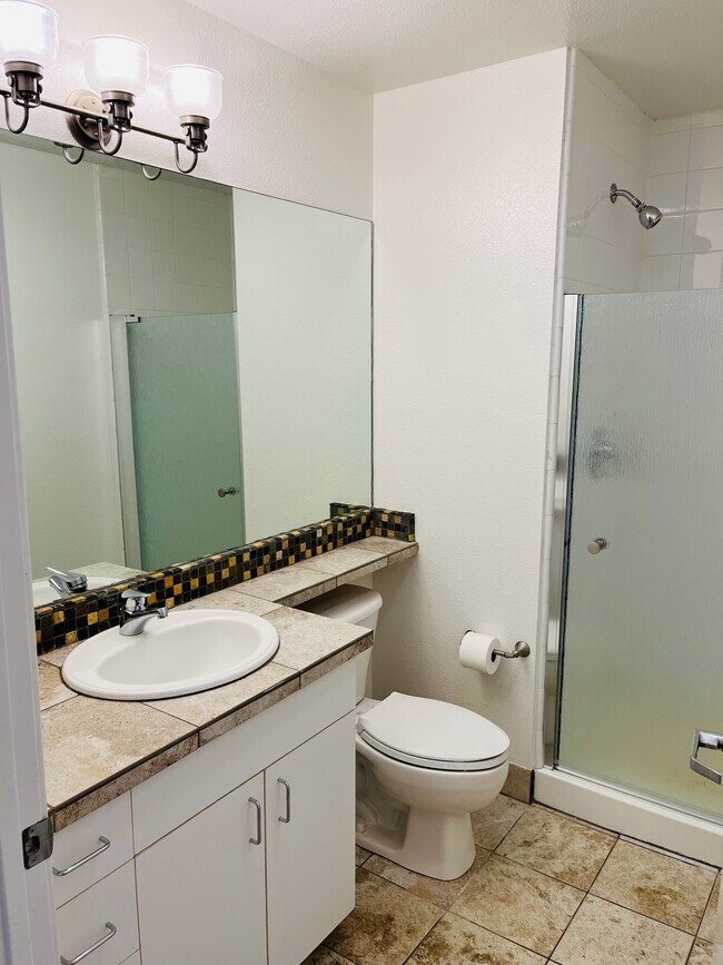 Building Photo - 8200 Oceanview Ter