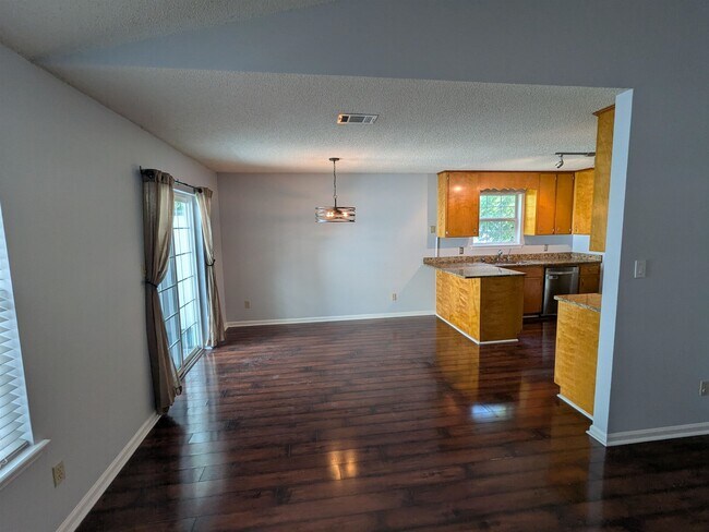 Foto del edificio - 1777 Folkstone Rd