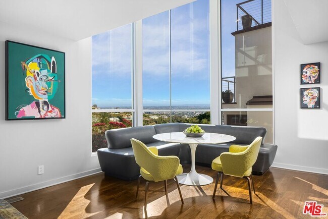 Foto del edificio - 9318 Warbler Way