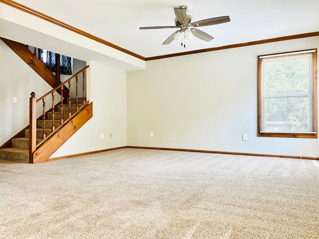 Foto del edificio - Convenient Location, Spacious Home