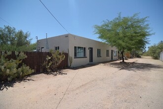 Building Photo - 3830 E Fairmount St