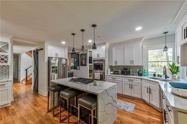 Foto del edificio - 3360 Turtle Lake Dr SE