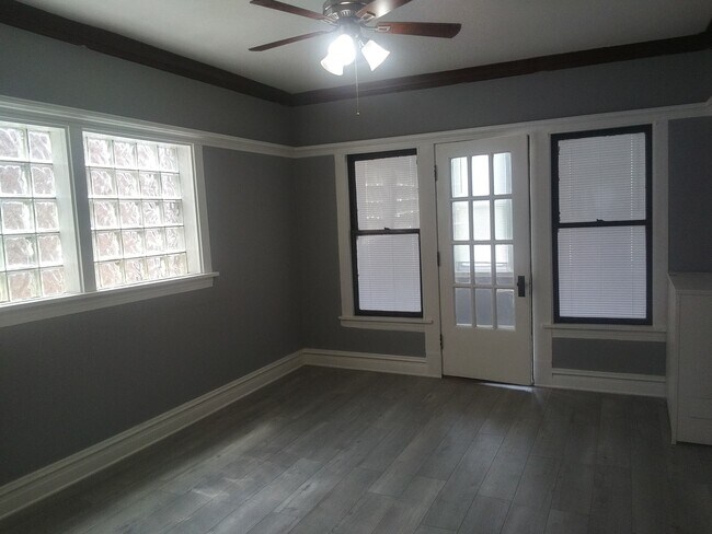 Building Photo - 3040 N Keating Ave