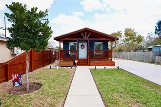 Building Photo - 6 Guerra Ave