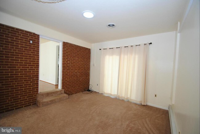 Foto del edificio - 1212 Riverview Ln