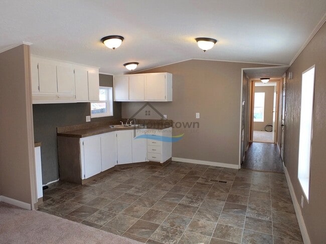 Foto del edificio - Beautiful & Clean 2 Bed 1 Bath Manufacture...