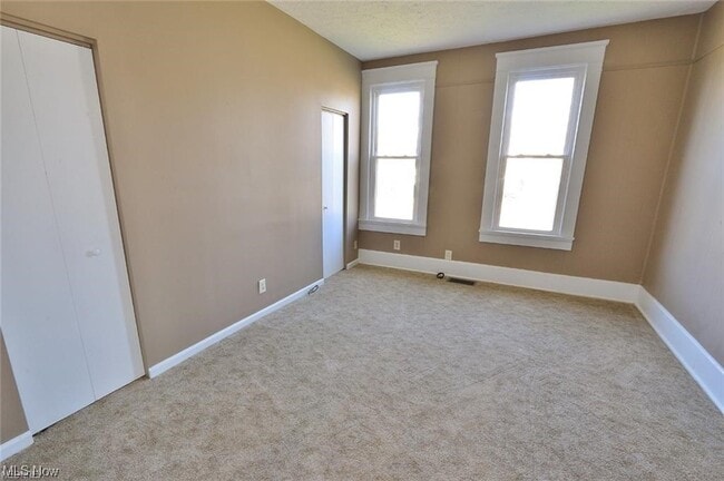 Building Photo - 830 Brown St