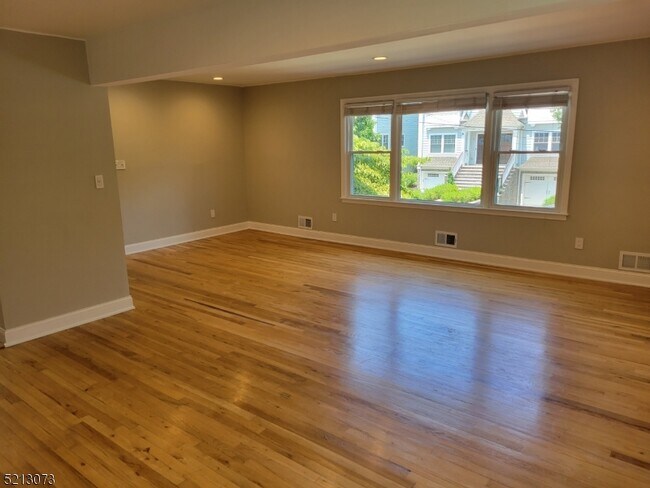 Building Photo - 26 Ocean St