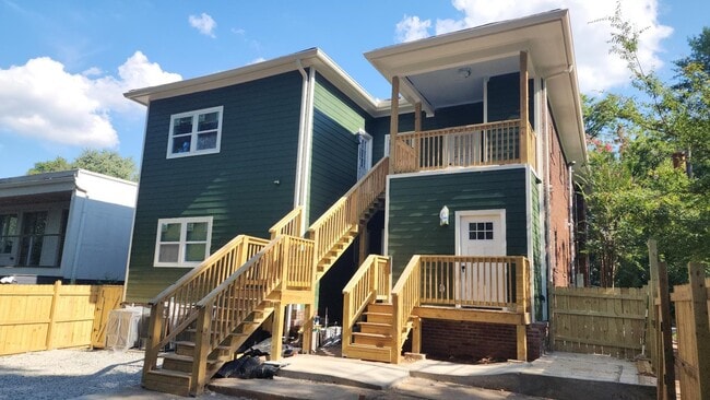 Building Photo - 1102 Briarcliff Pl NE