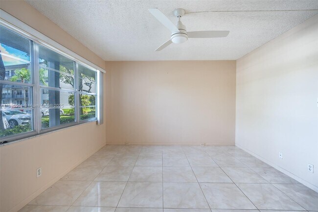 Foto del edificio - 400 SW 134th Way