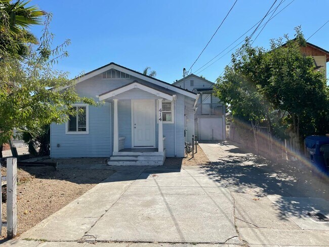 Foto del edificio - 414 Raymond Ave