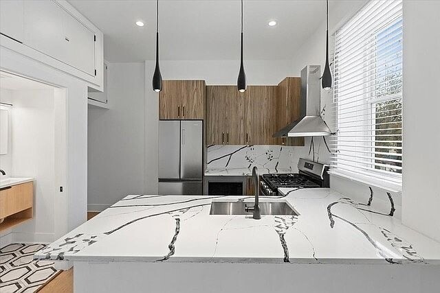 Foto del edificio - 1236 W Hubbard St