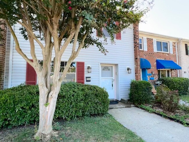 Building Photo - Three-bedroom, two-and-a-half bathrooms in...