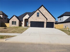 Building Photo - 2700 SW Blustery Dr