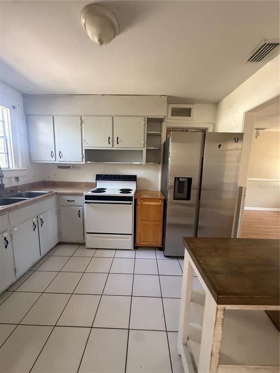 Building Photo - 3213 W Hartnett Ave