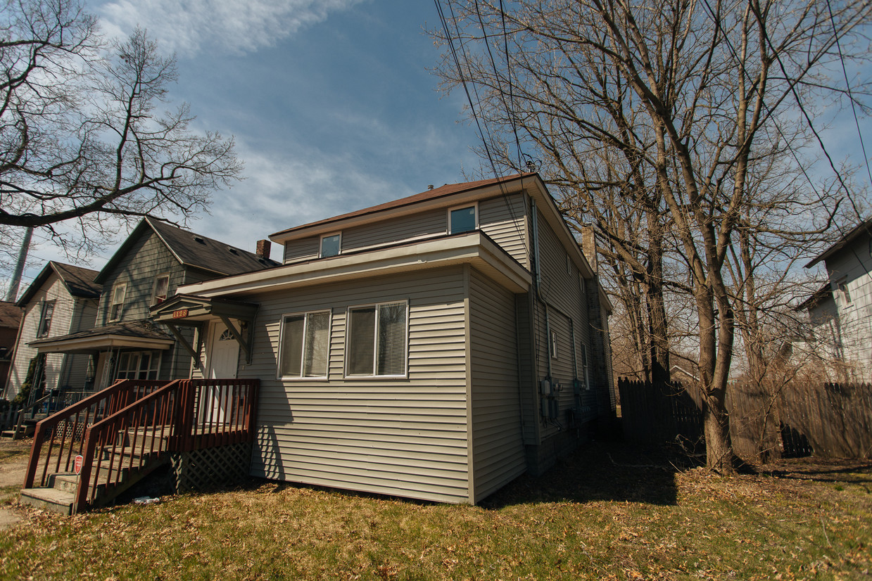 Foto principal - 1128 Platt St