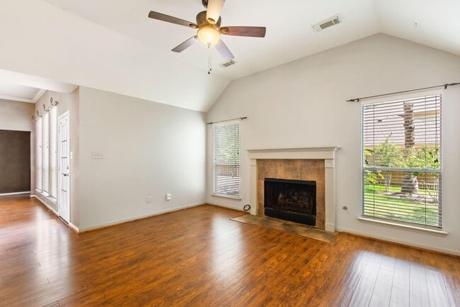 Building Photo - 31010 N Head Dr