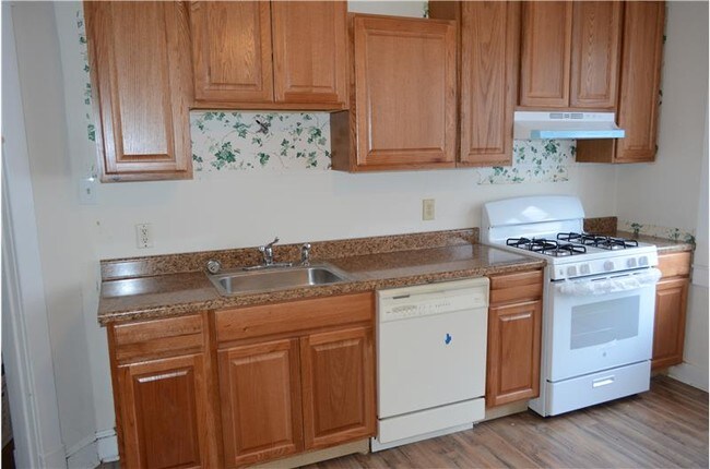 Building Photo - 221 S Madison Ave